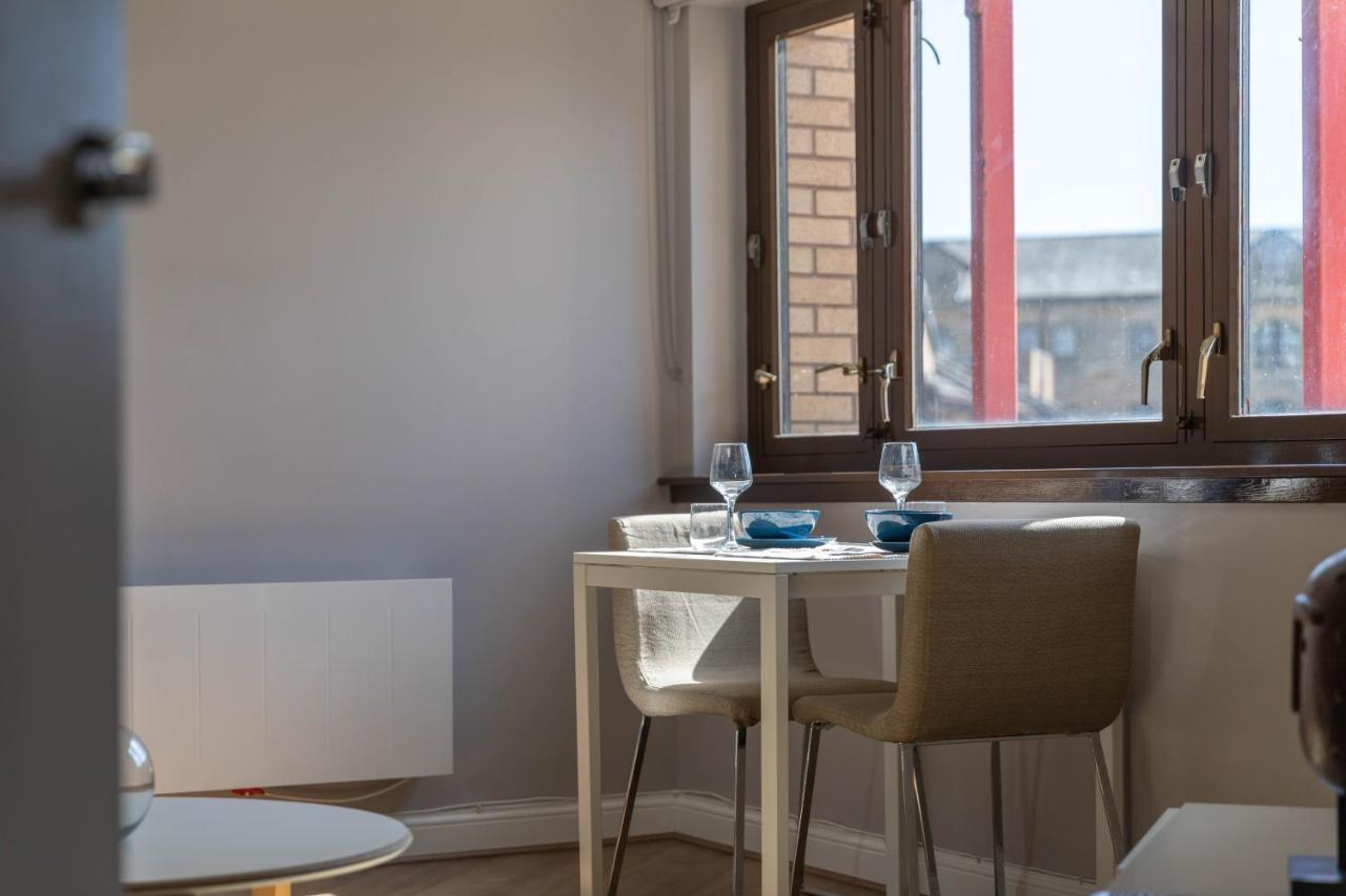 Stunning 1 Bed Merchant City Apartment With Parking Glasgow Exteriér fotografie